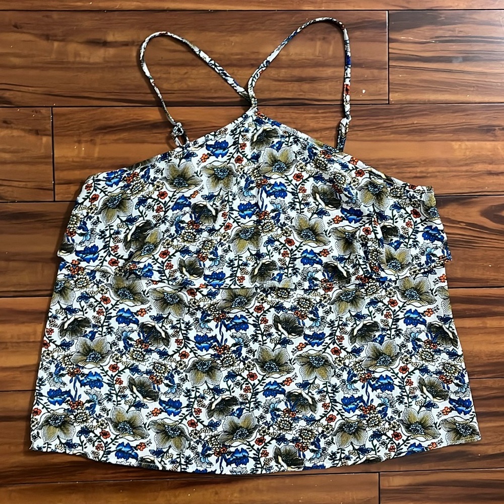 4/$20! Criss cross neck floral tank XL